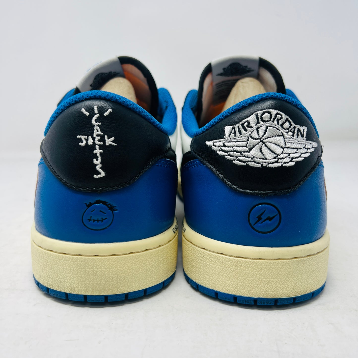 Jordan 1 Retro Low OG SP Fragment x Travis Scott