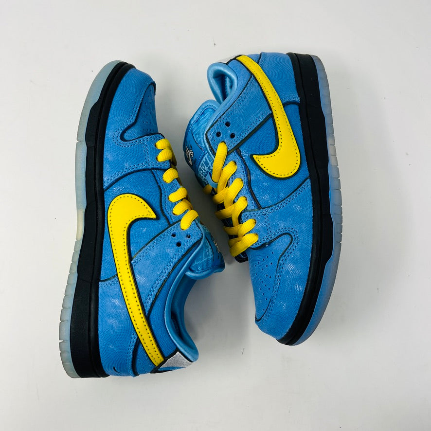 Nike SB Dunk Low The Powerpuff Girls Bubbles sneaker, blue and yellow, includes extra laces, 2023 model.