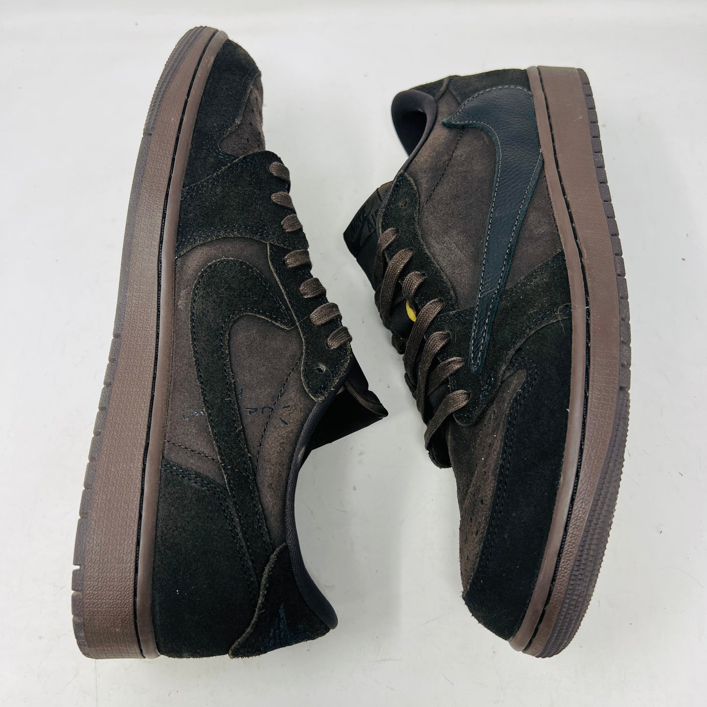 Jordan 1 Retro Low OG SP Travis Scott Velvet Brown