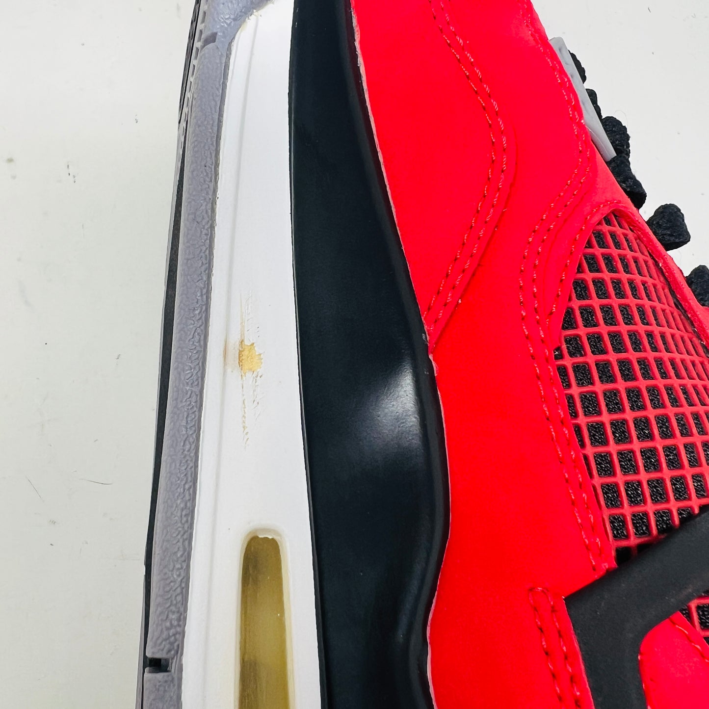Jordan 4 Retro Toro Bravo