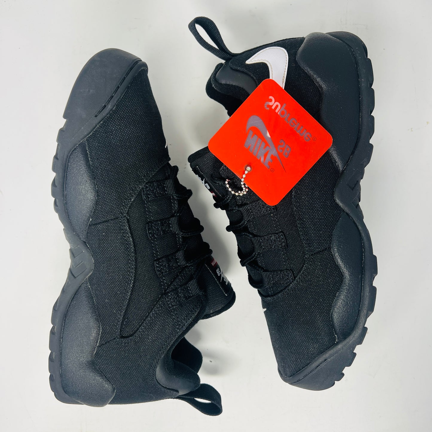 Nike SB Darwin Low Supreme Black