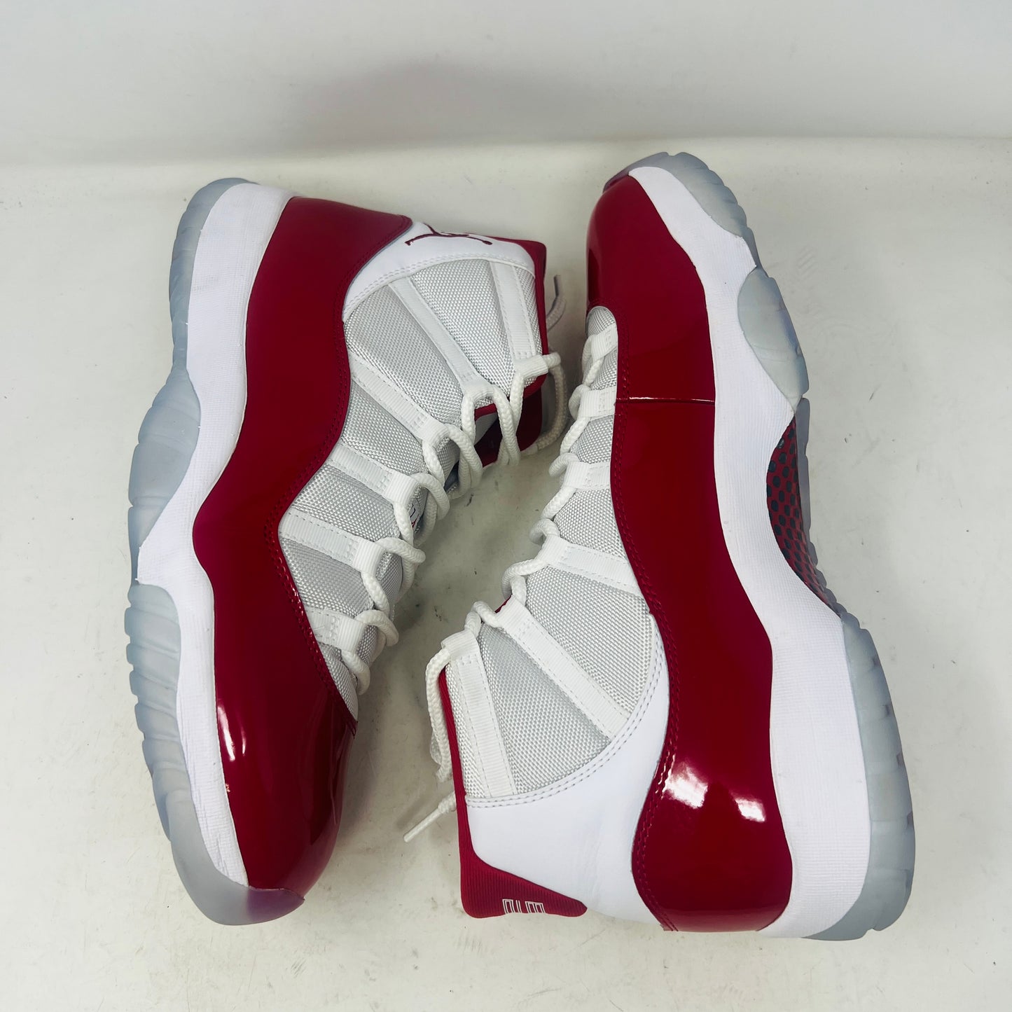 Jordan 11 Retro Cherry (2022)