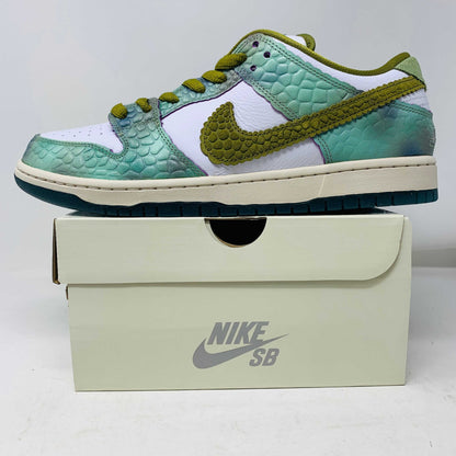 Nike SB Dunk Low Alexis Sablone Chameleon sneakers in green and white with textured design, 2024 model, displayed on box.