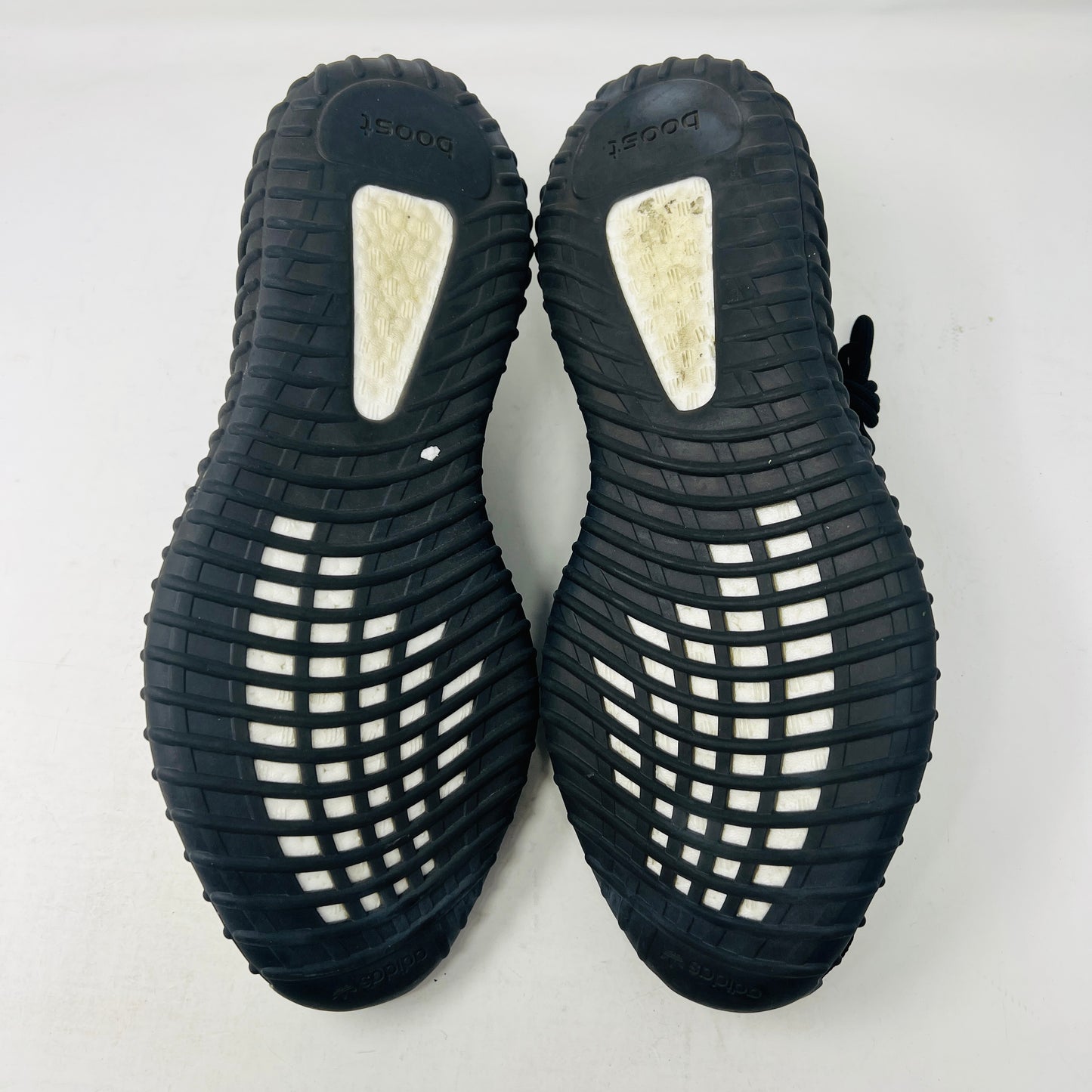 adidas Yeezy Boost 350 V2 Core Black White