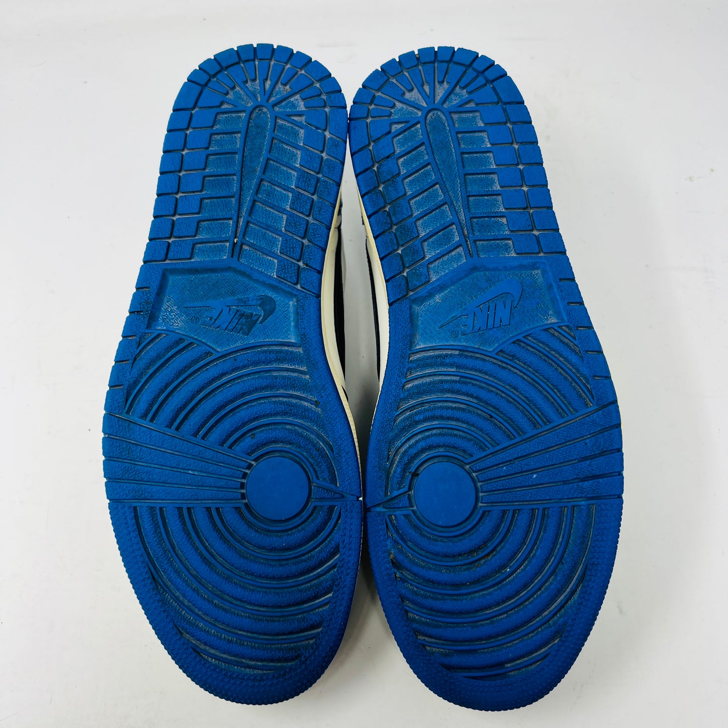 Jordan 1 Retro Low OG SP Fragment x Travis Scott