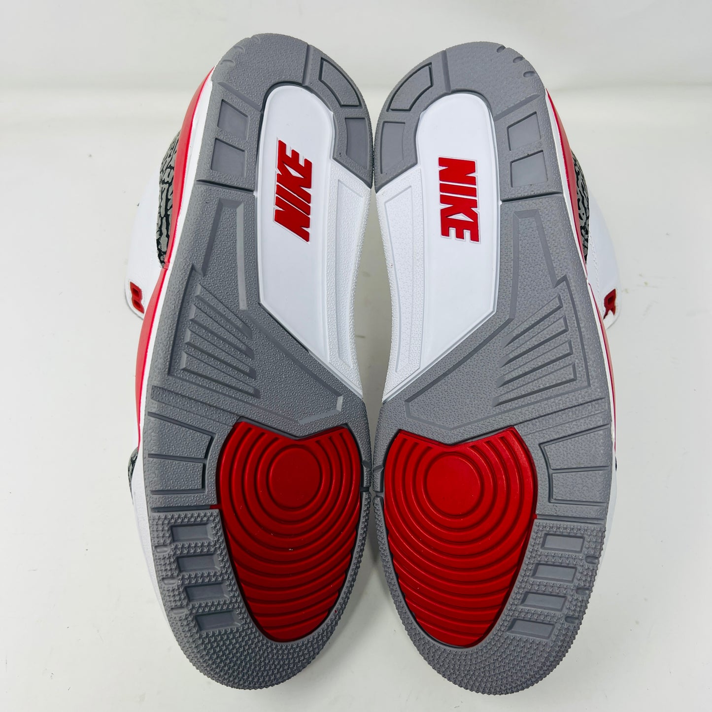 Jordan 3 Retro Fire Red (2022)