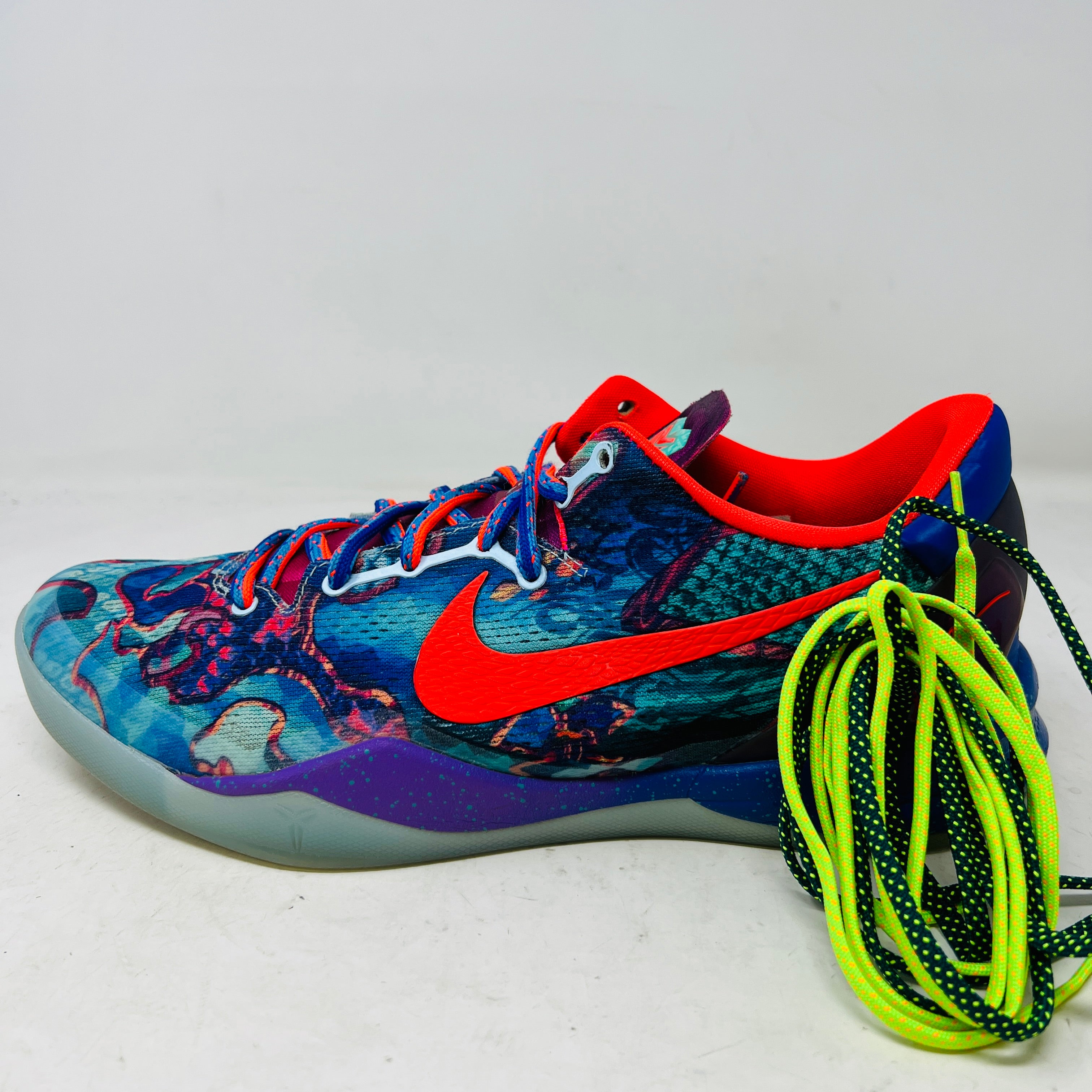 NIKEコービー8 what tha Kobe Sneaker Politics