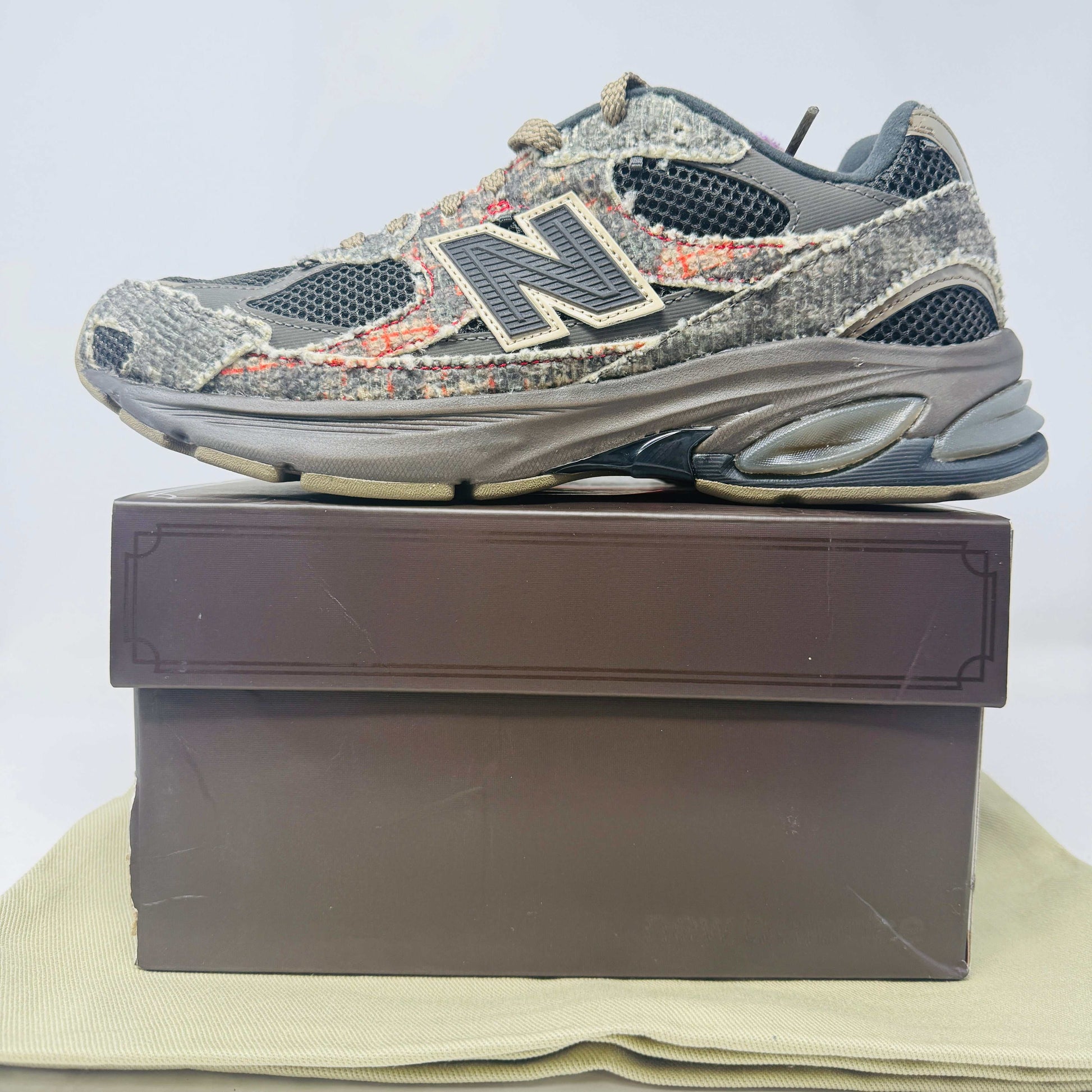 New Balance 2010 Joe Freshgoods Hand-Me-Downs sneaker on box with extra laces and dust bag new condition 2025