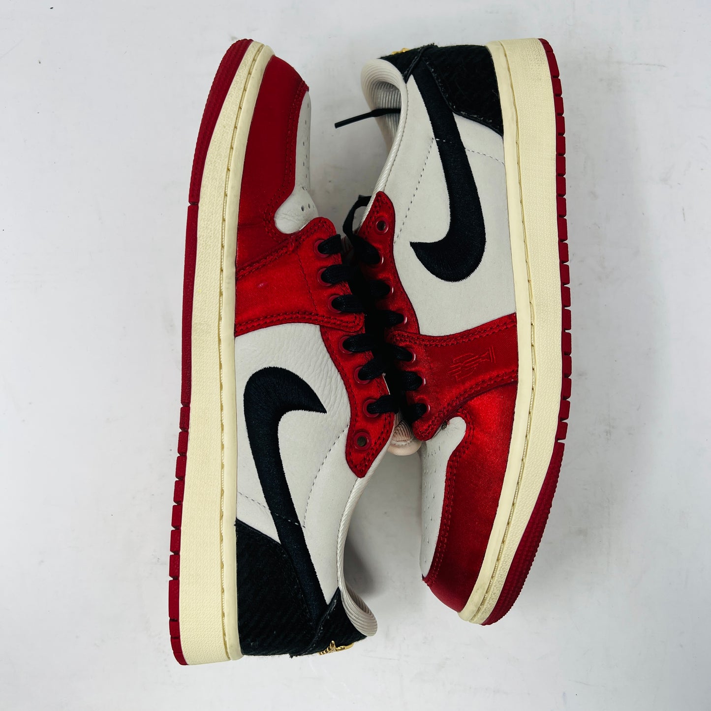 Jordan 1 Retro Low OG Trophy Room Rookie Card Away