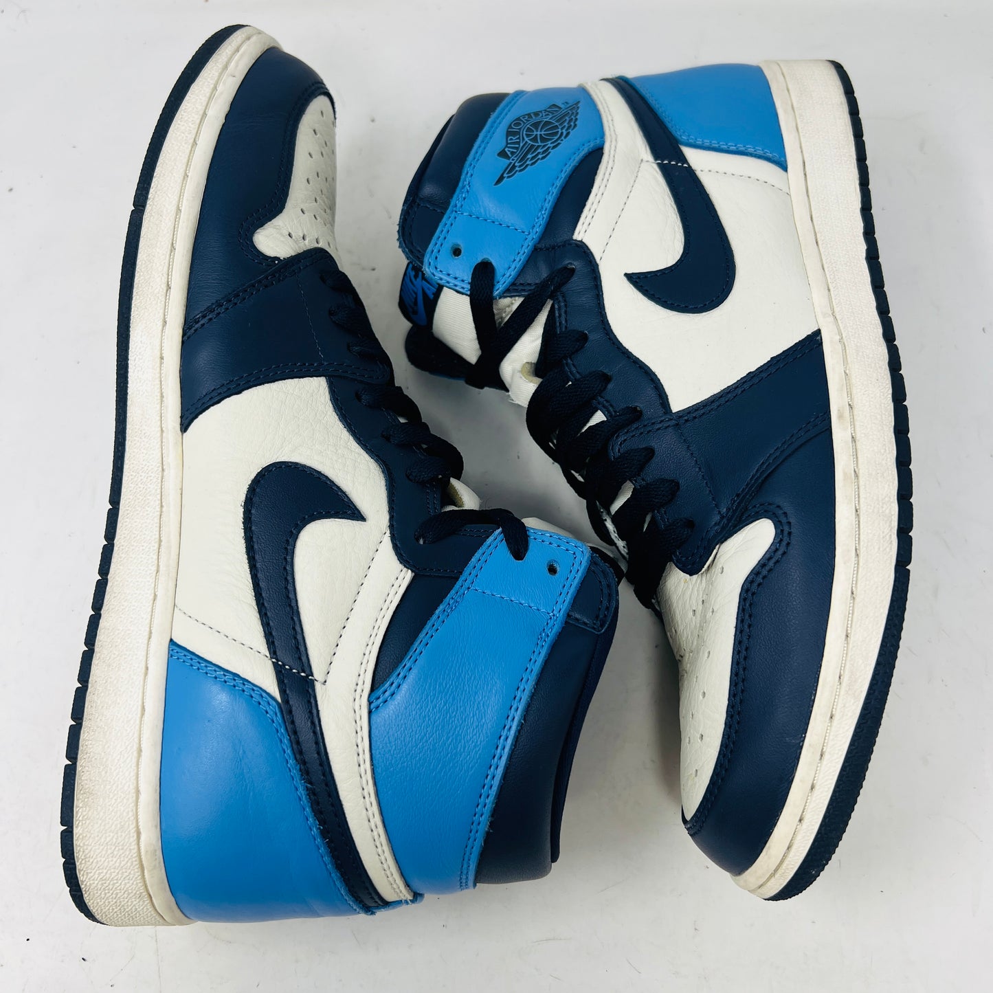 Jordan 1 Retro High Obsidian
