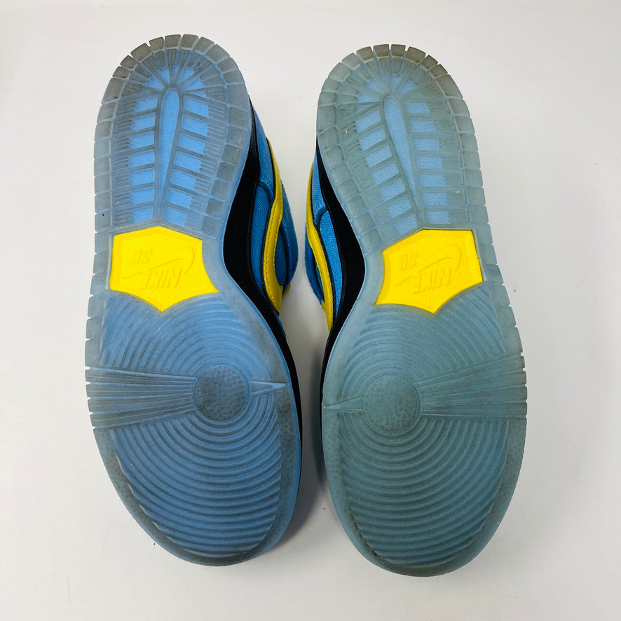 Nike SB Dunk Low The Powerpuff Girls Bubbles sneaker, blue and yellow, includes extra laces, 2023 model.