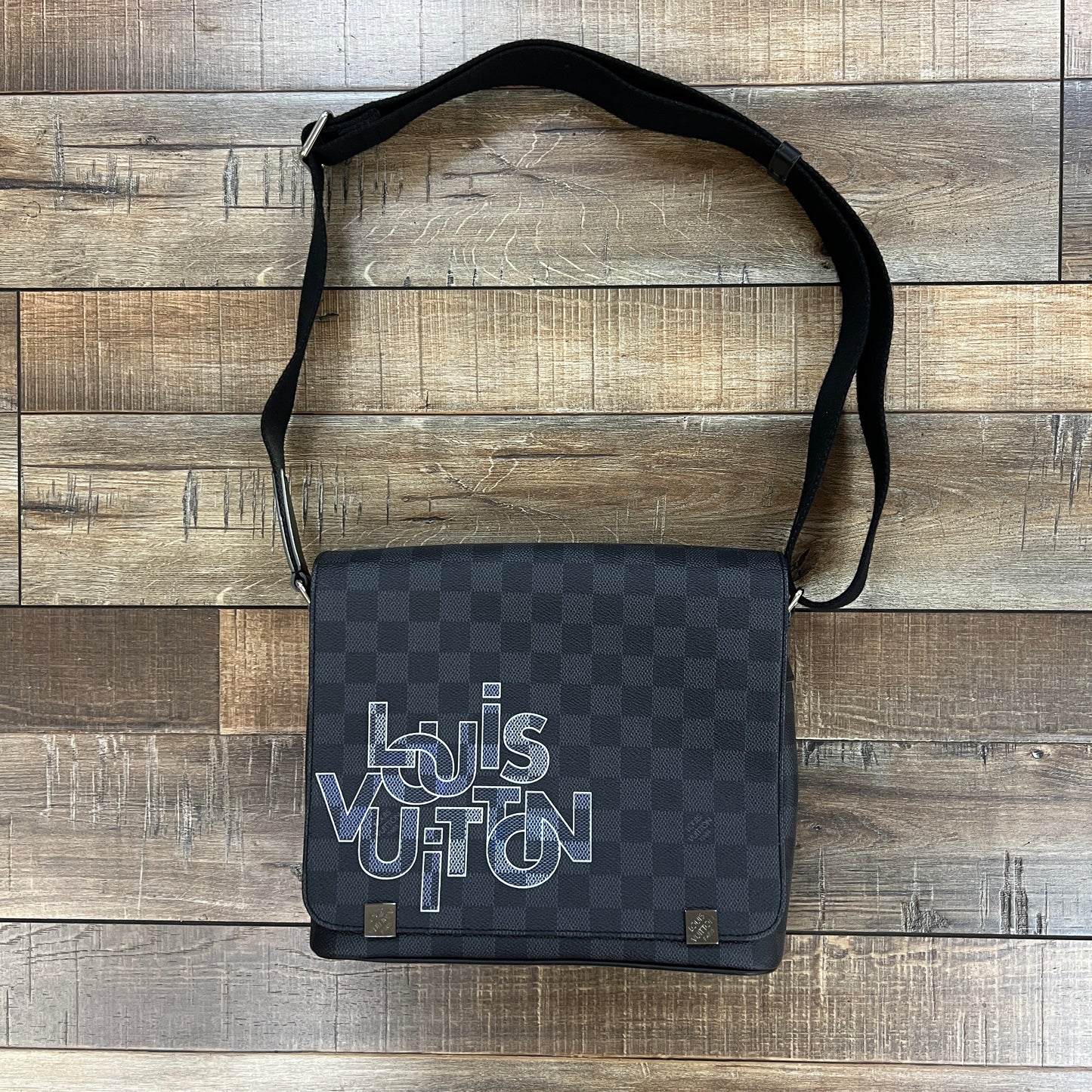 Louis Vuitton District Messenger PM Damier Graphite