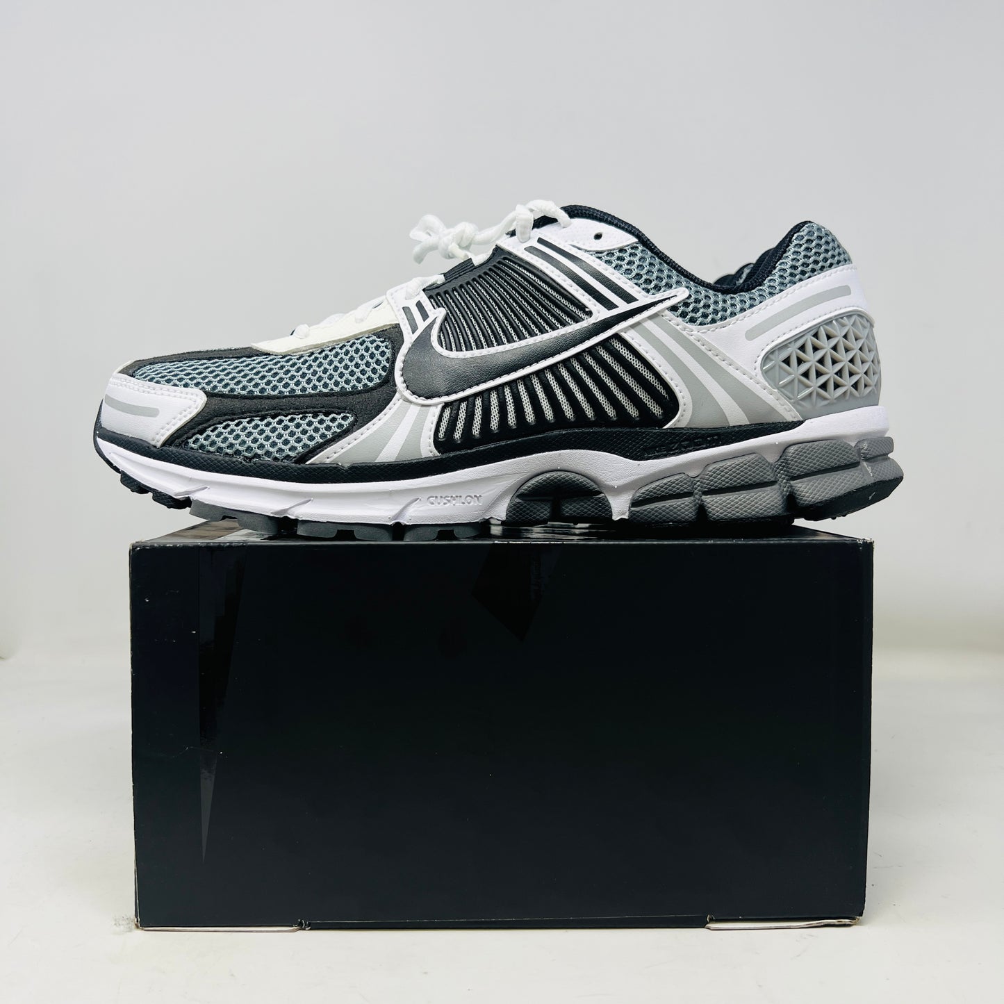 Nike Zoom Vomero 5 SE SP Dark Grey Black White