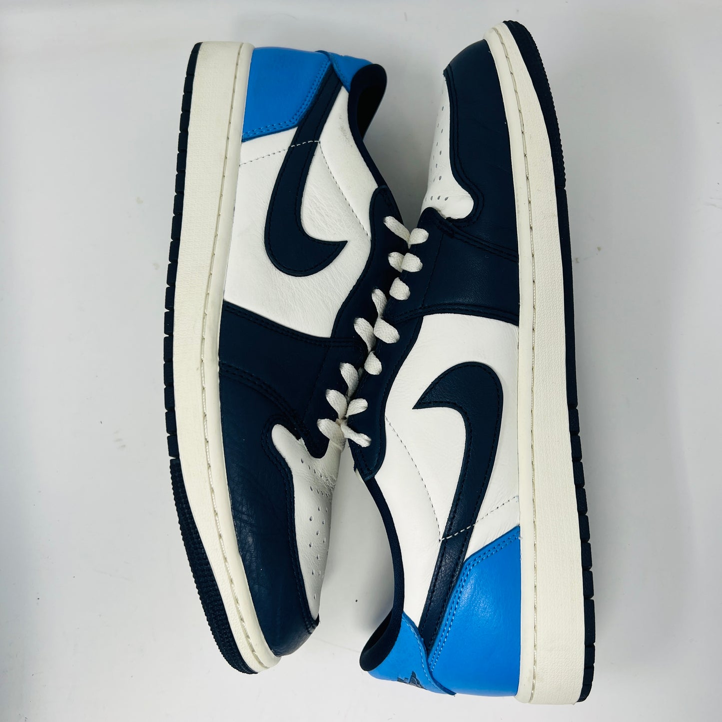 Jordan 1 Low OG Obsidian UNC
