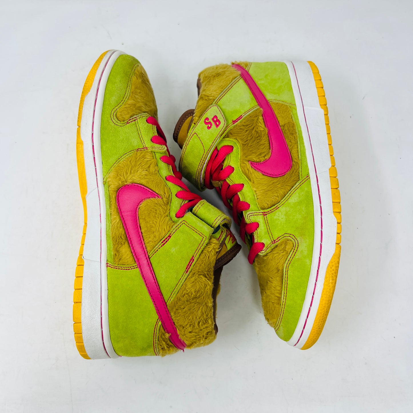 Nike SB Dunk Mid Mama Bear