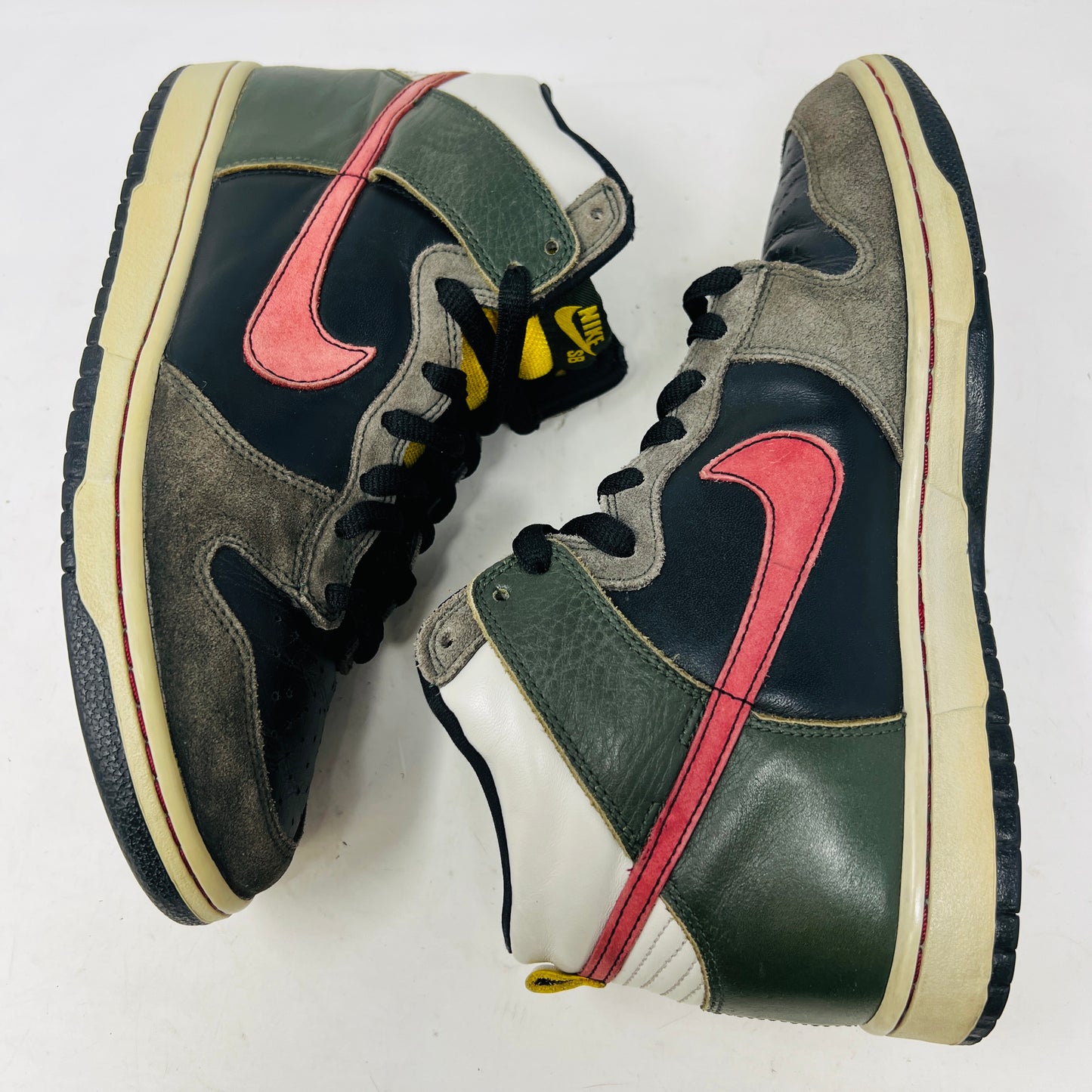 Nike SB Dunk High Boba Fett