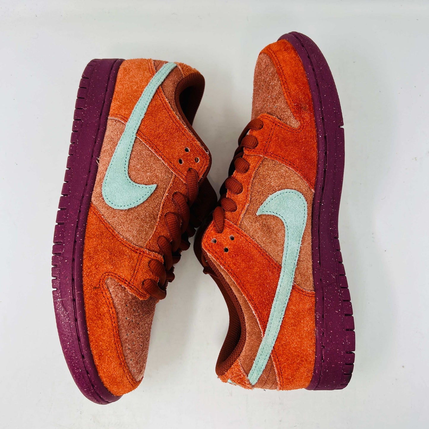 Nike SB Dunk Low Mystic Red Rosewood