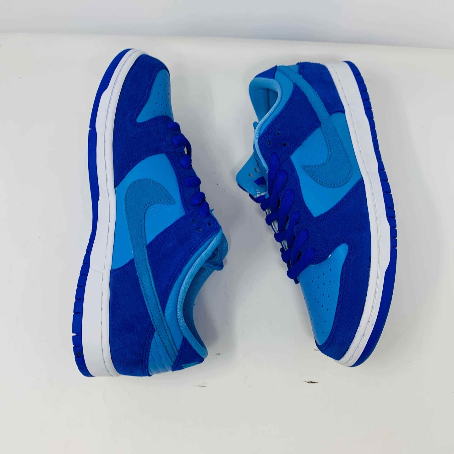 Nike SB Dunk Low Blue Raspberry sneakers, brand new, 2022 release.