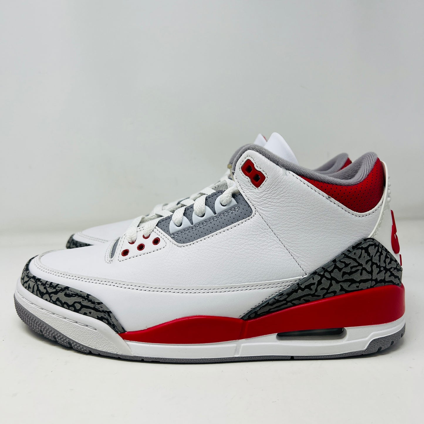Jordan 3 Retro Fire Red (2022)