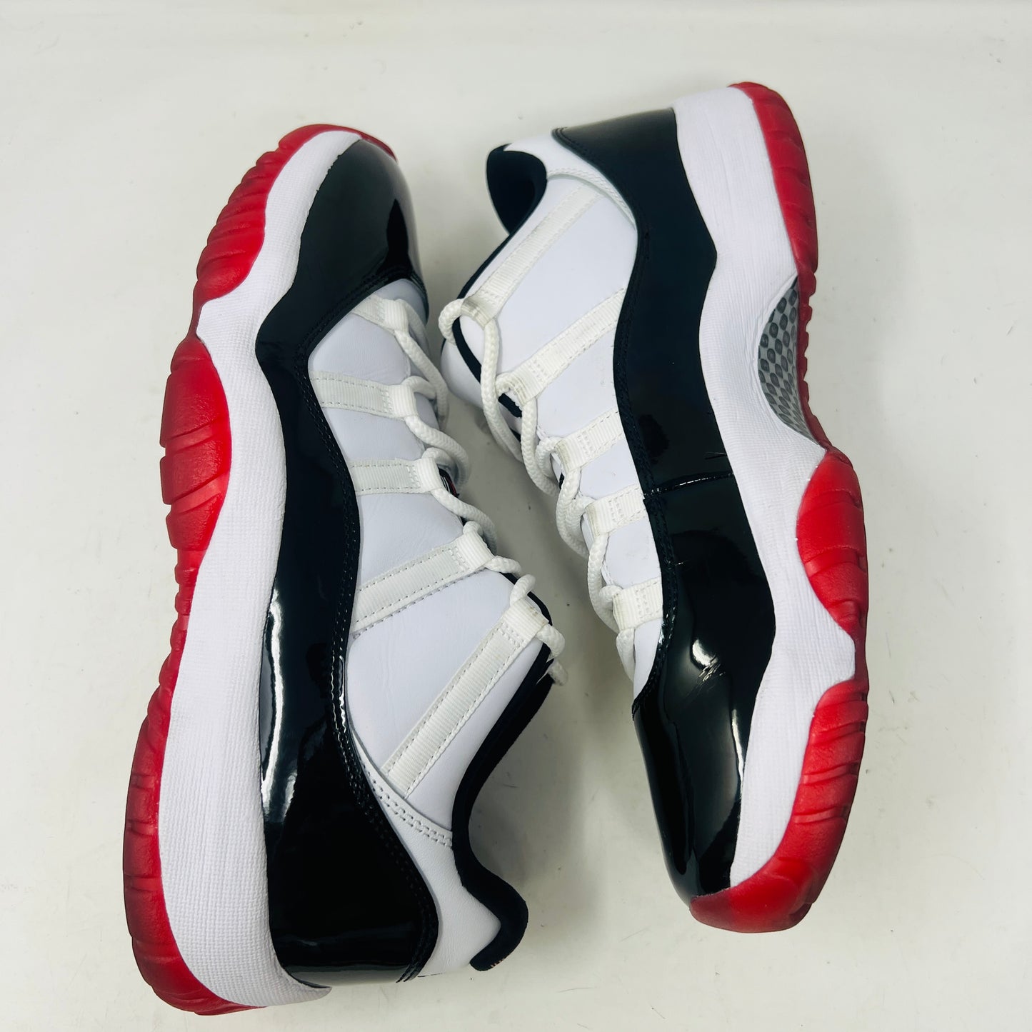 Jordan 11 Retro Low Concord Bred