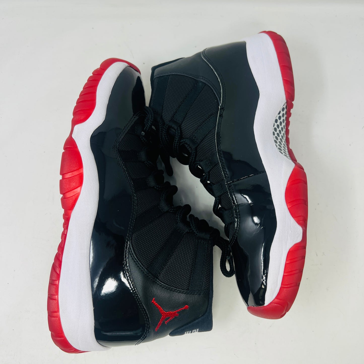 Jordan 11 Retro Playoffs Bred (2019)