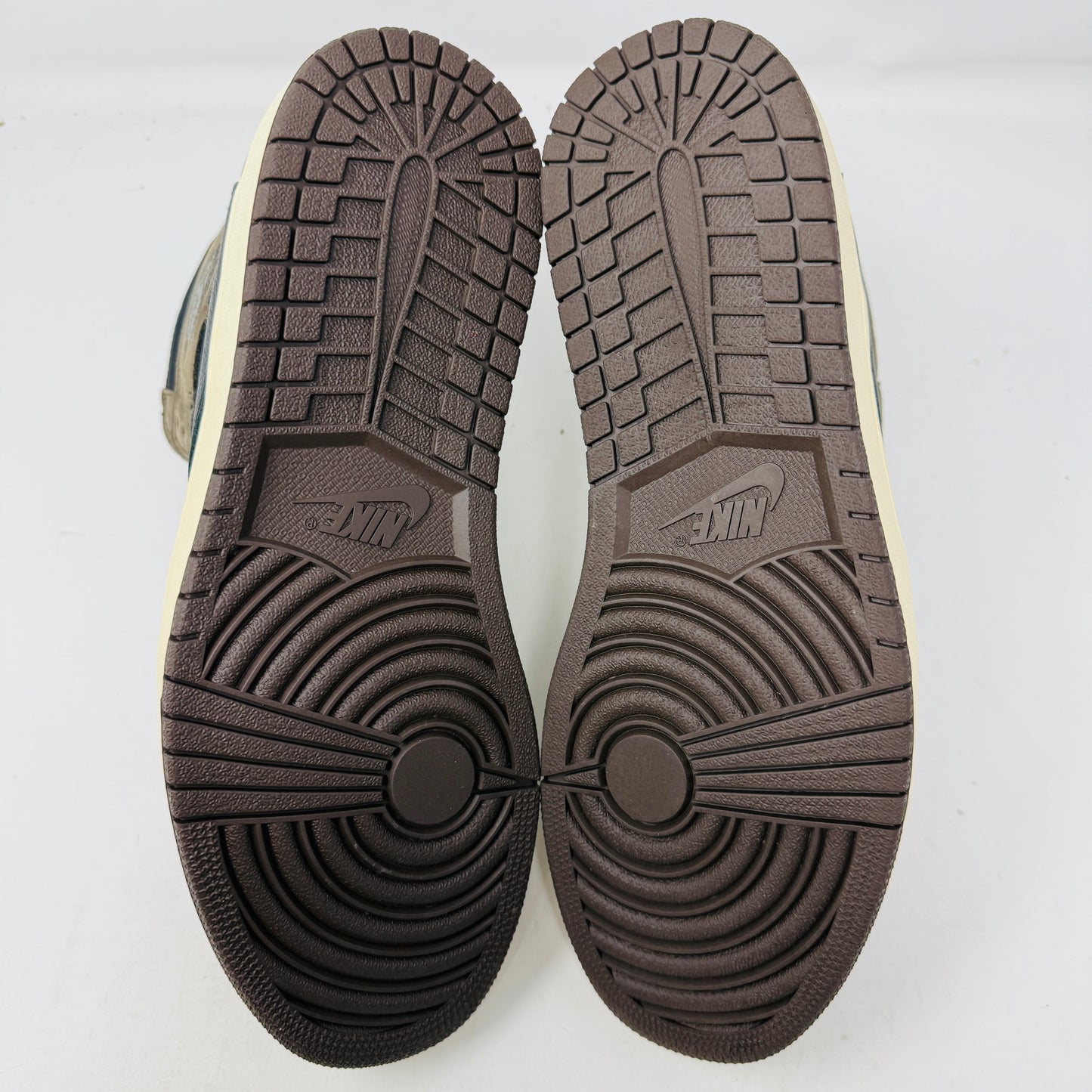 Jordan 1 Retro High OG SP Travis Scott Mocha Sample