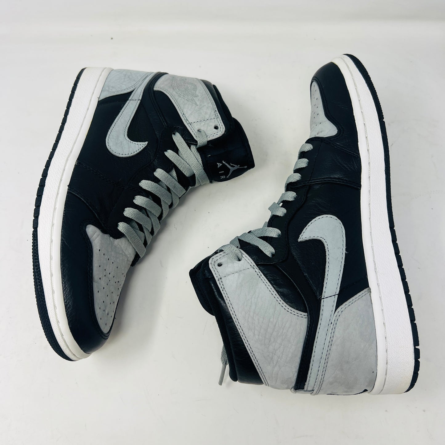 Jordan 1 Retro Shadow (2009)