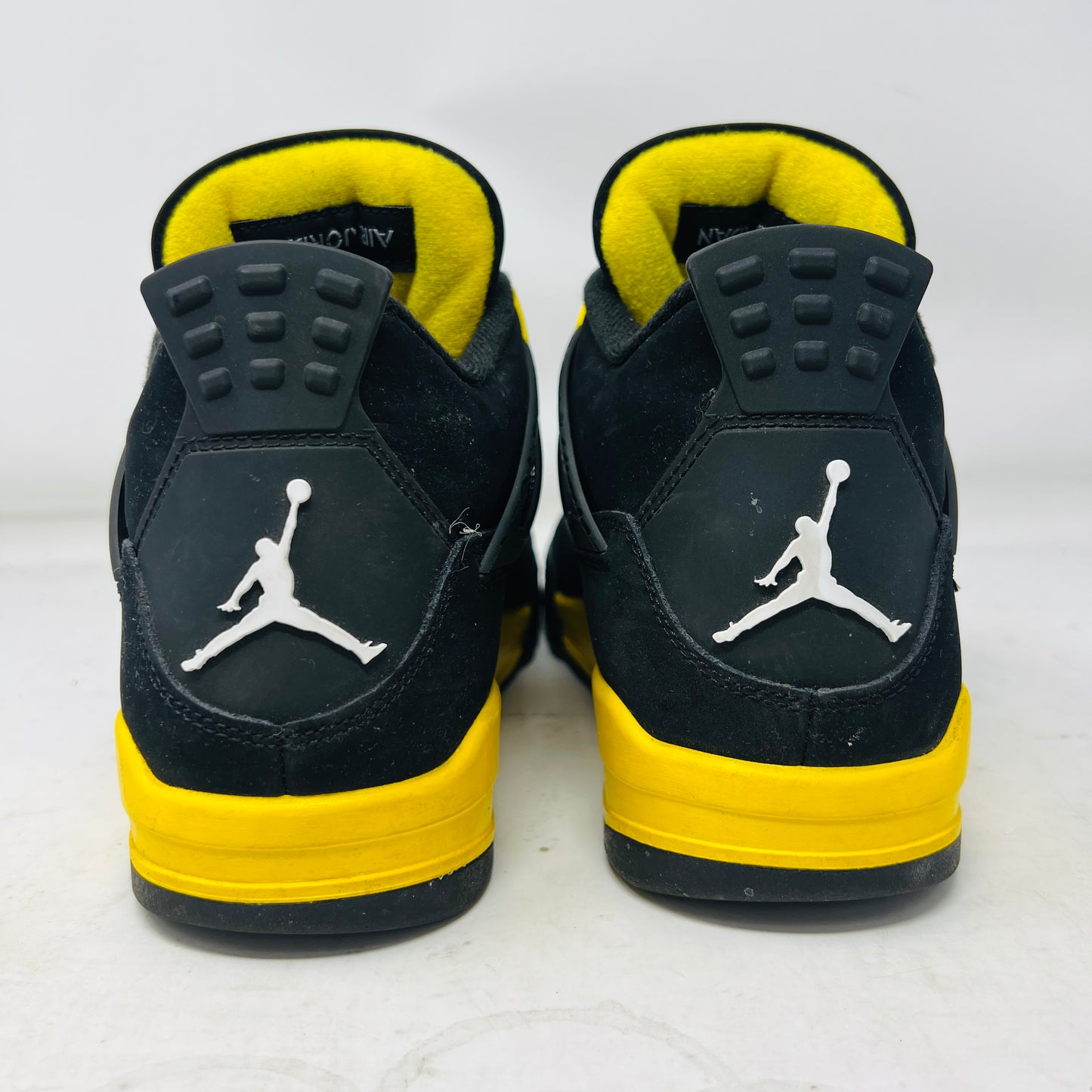 Jordan 4 Retro Thunder (2023)