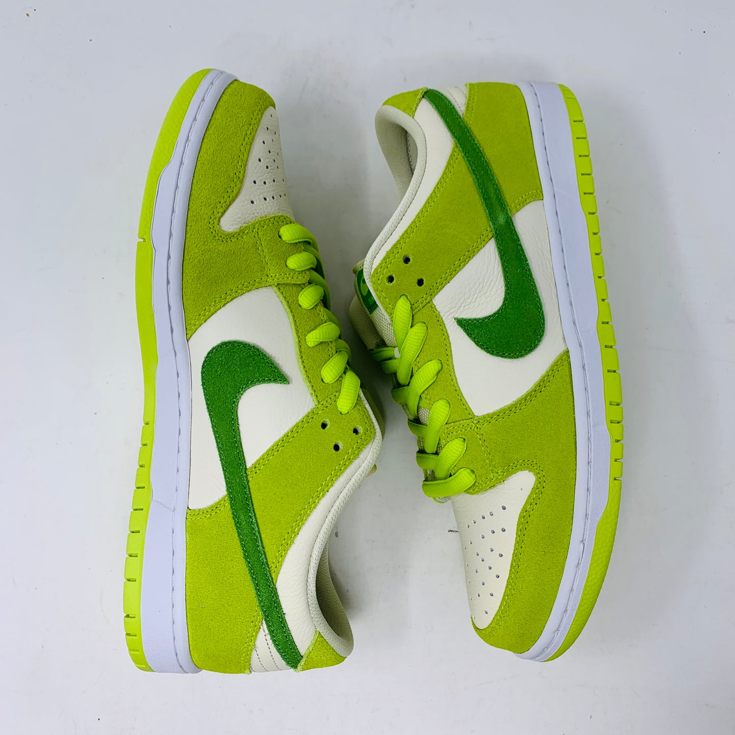 Nike SB Dunk Low Green Apple