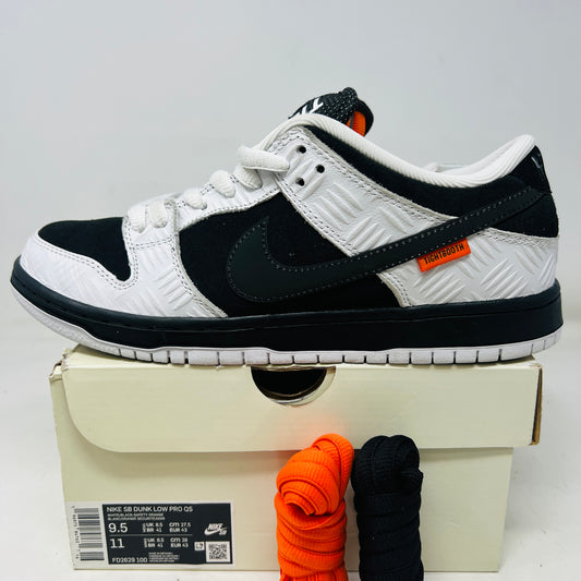 Nike SB Dunk Low TIGHTBOOTH