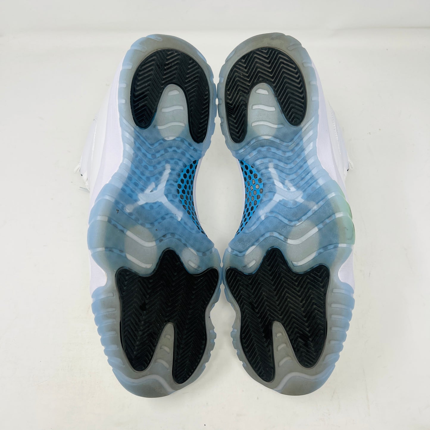 Jordan 11 Retro Legend Blue (2024)