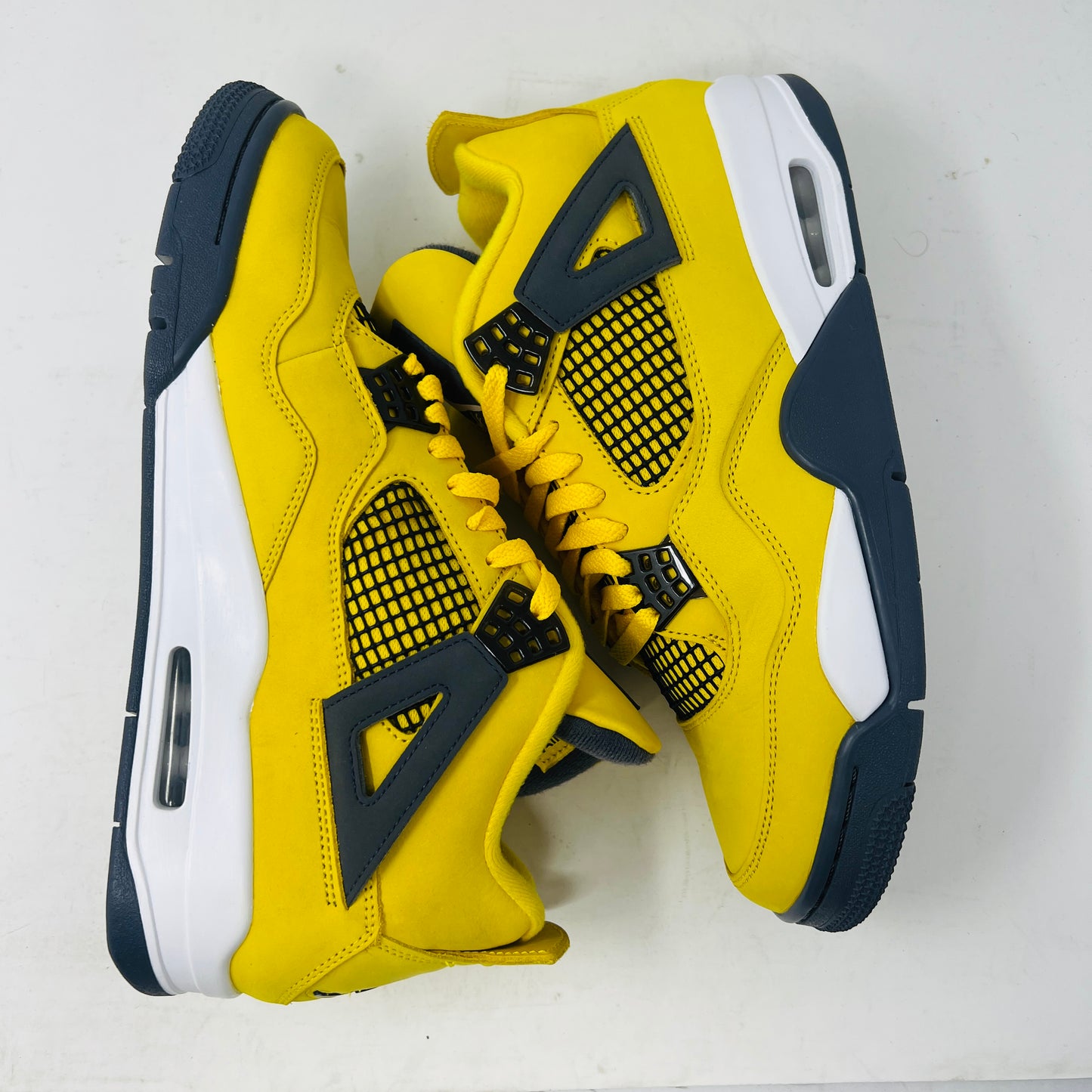Jordan 4 Retro Lightning (2021)