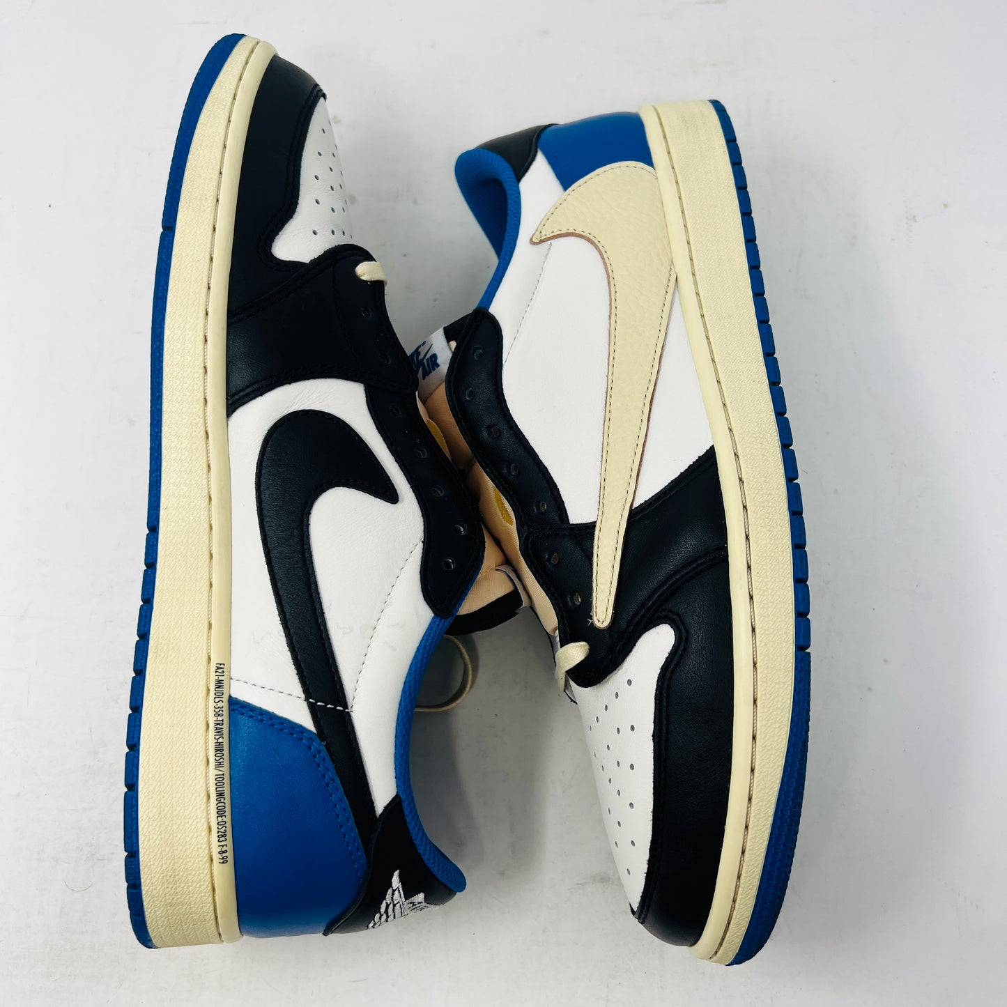 Jordan 1 Retro Low OG SP Fragment x Travis Scott