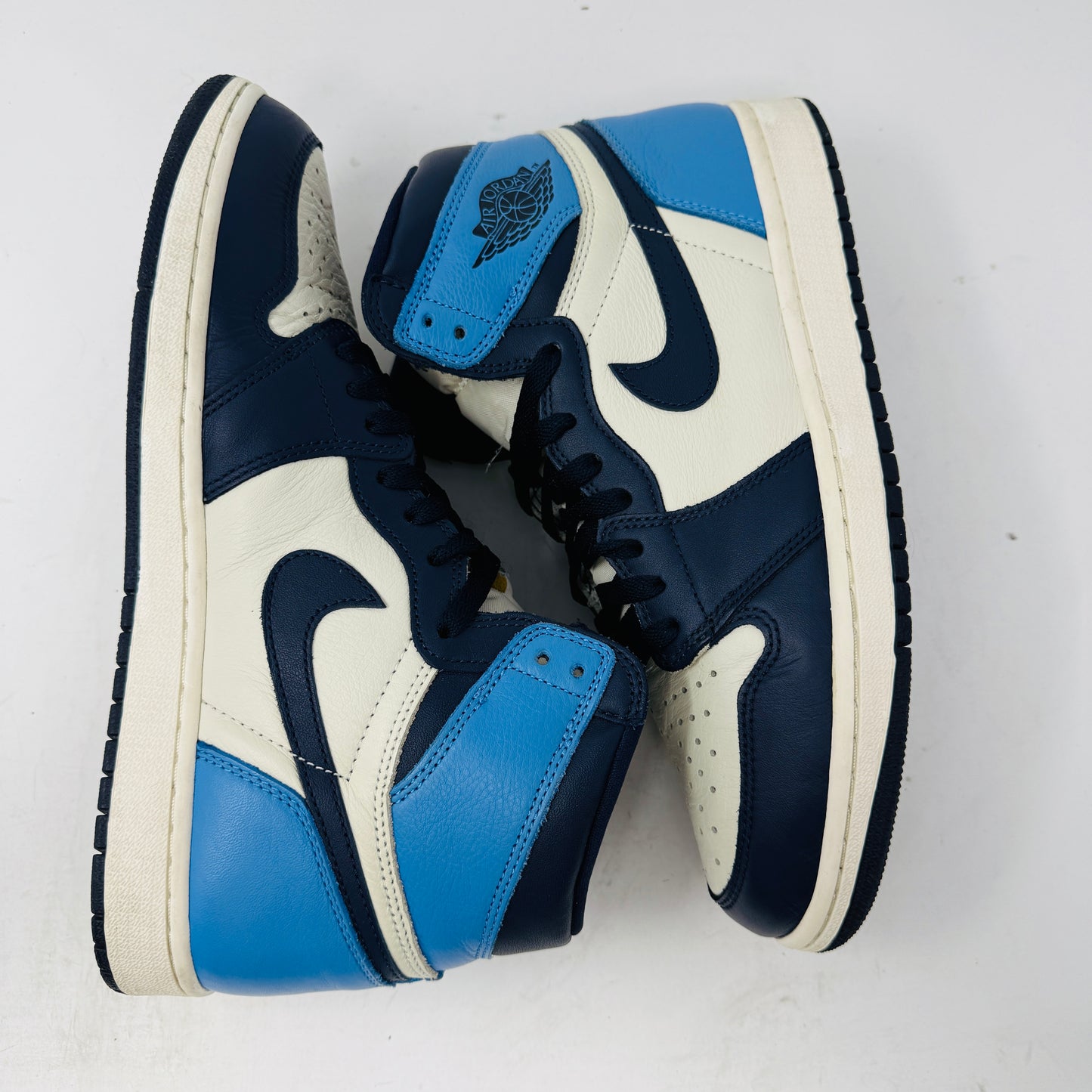 Jordan 1 Retro High Obsidian