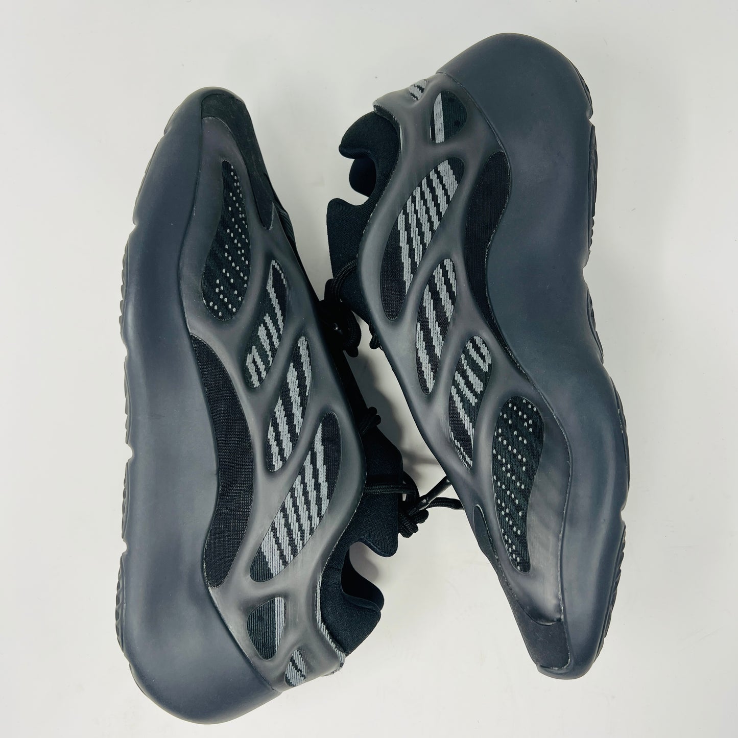 adidas Yeezy 700 V3 Alvah