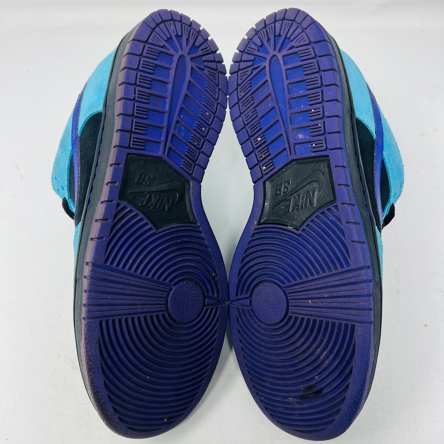 Nike SB Dunk Low Skeletor