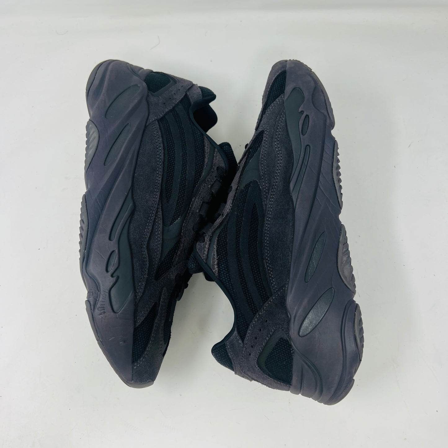 adidas Yeezy Boost 700 V2 Vanta