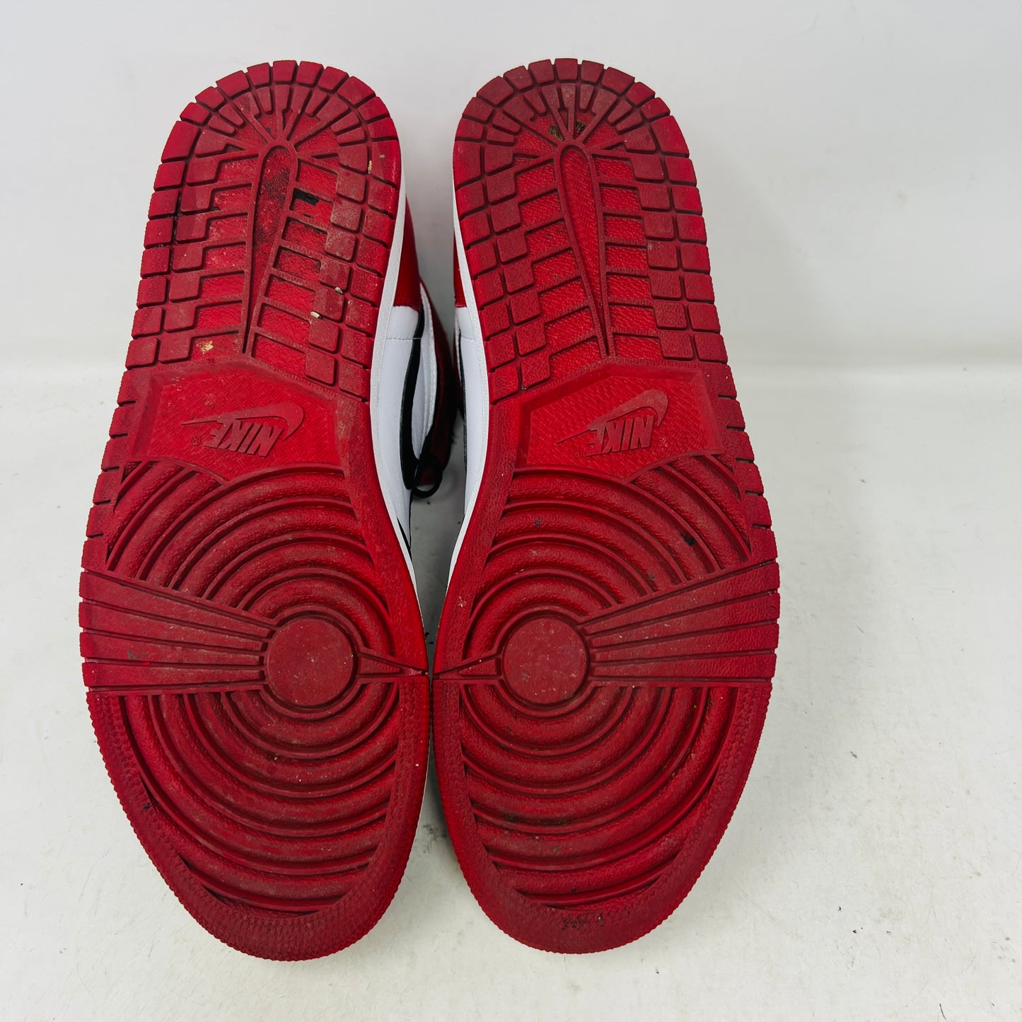 Jordan 1 Retro Black Toe (2016)