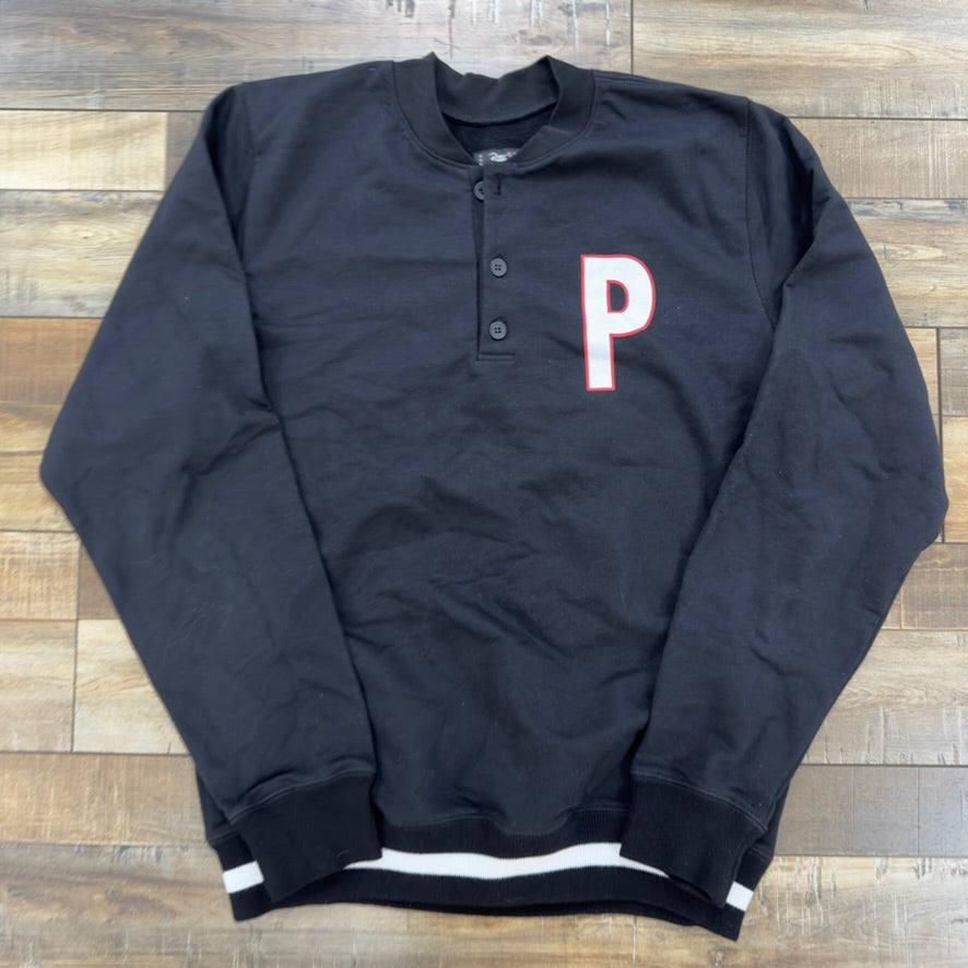 Patta Crewneck XL in preowned condition with logo on front.