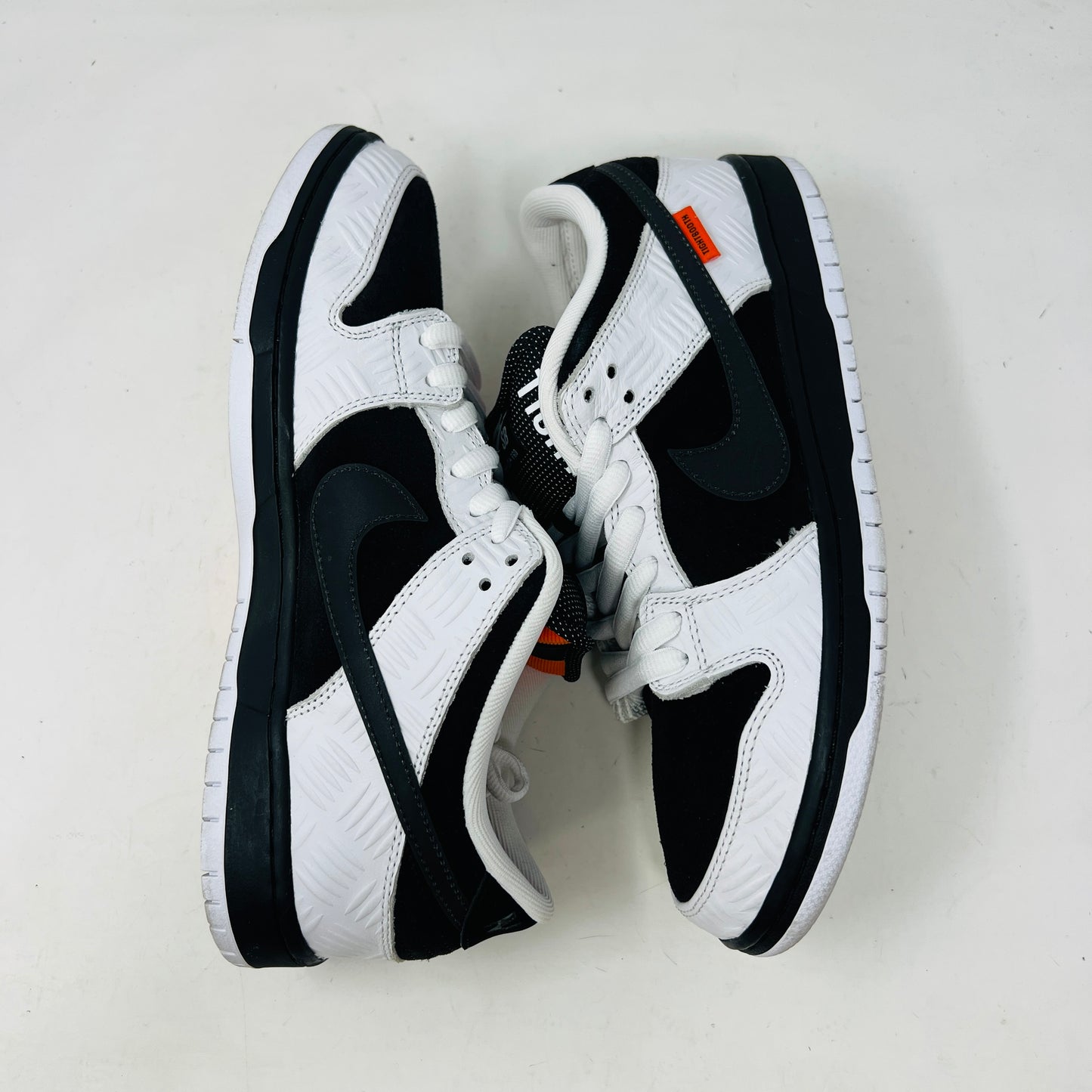 Nike SB Dunk Low TIGHTBOOTH
