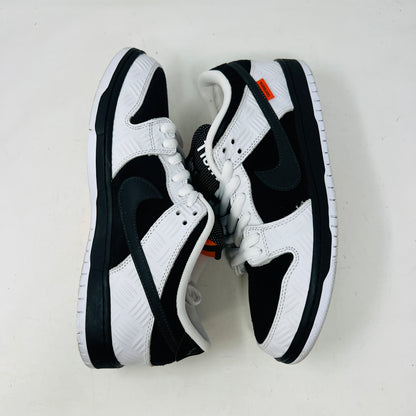 Nike SB Dunk Low TIGHTBOOTH