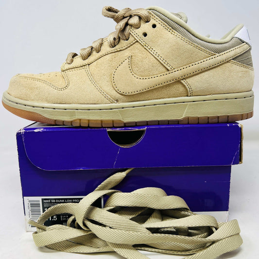 Nike SB Dunk Low Pro B Parachute Beige sneaker on purple box with extra laces