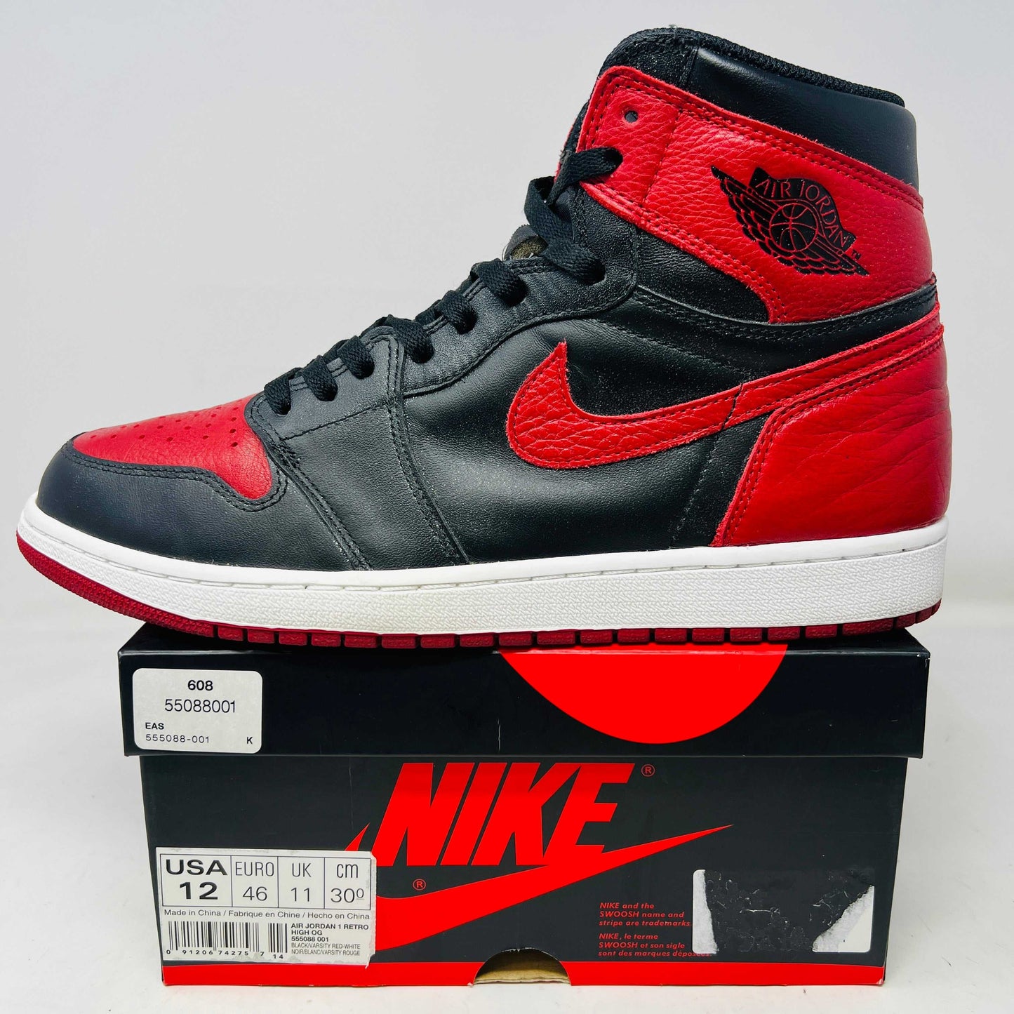 Jordan 1 Retro High Bred Banned 2016 sneaker lightly worn on Nike box size 12 US