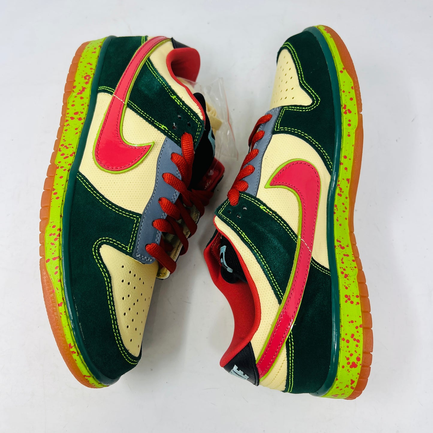 Nike SB Dunk Low Mosquito