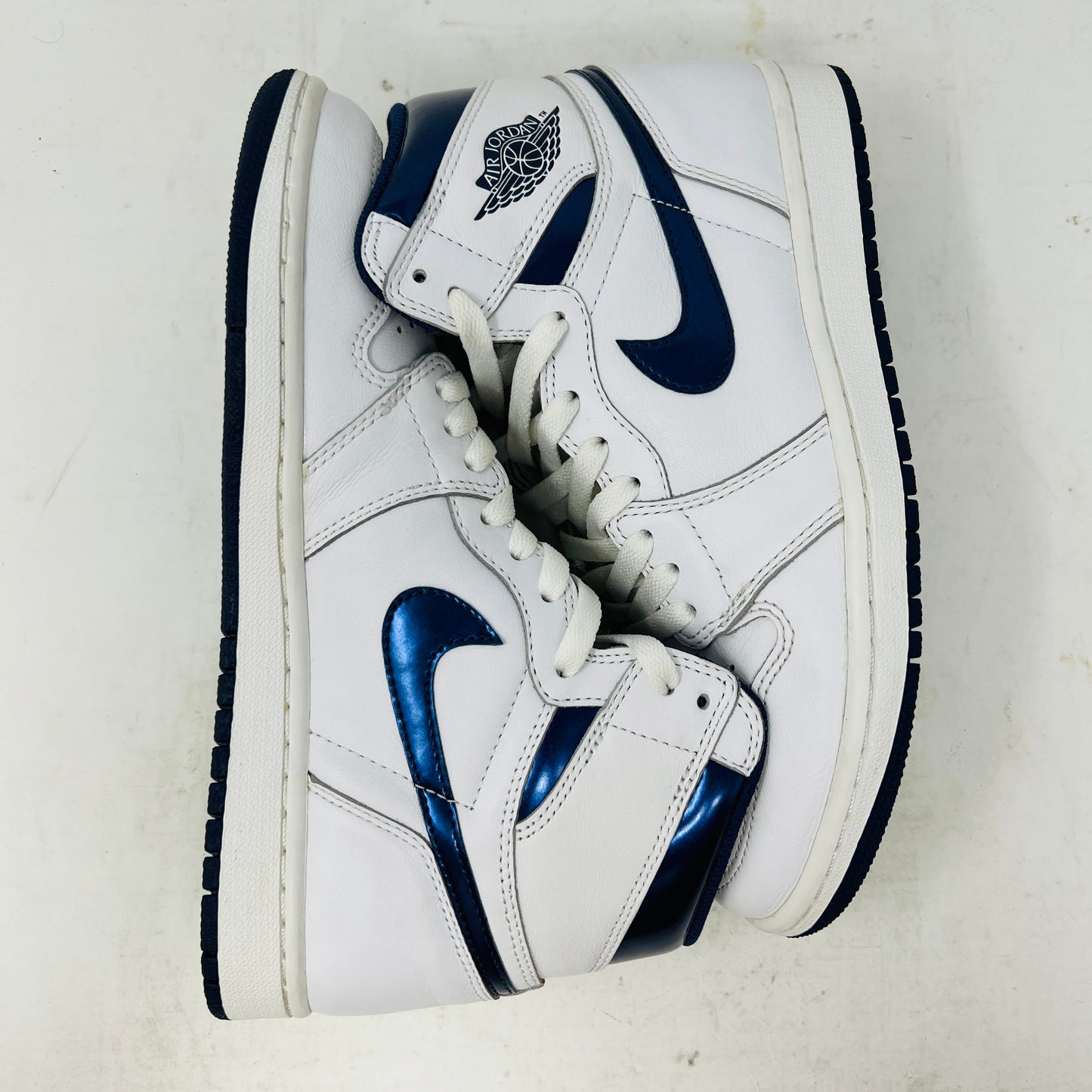 Jordan 1 Retro Metallic Navy (2016)