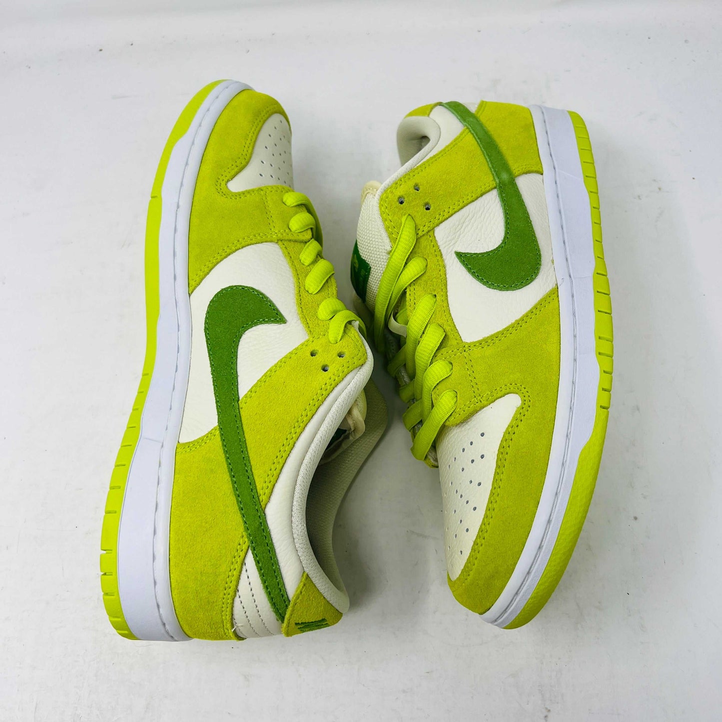 Nike SB Dunk Low Green Apple