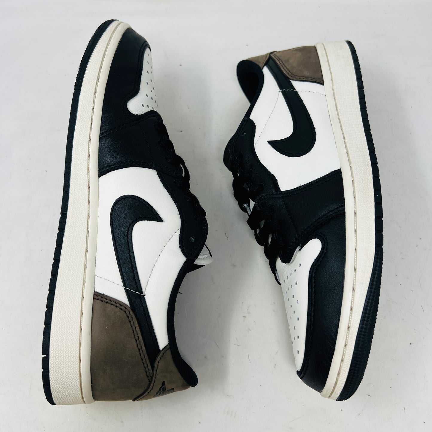Jordan 1 Retro Low OG Mocha