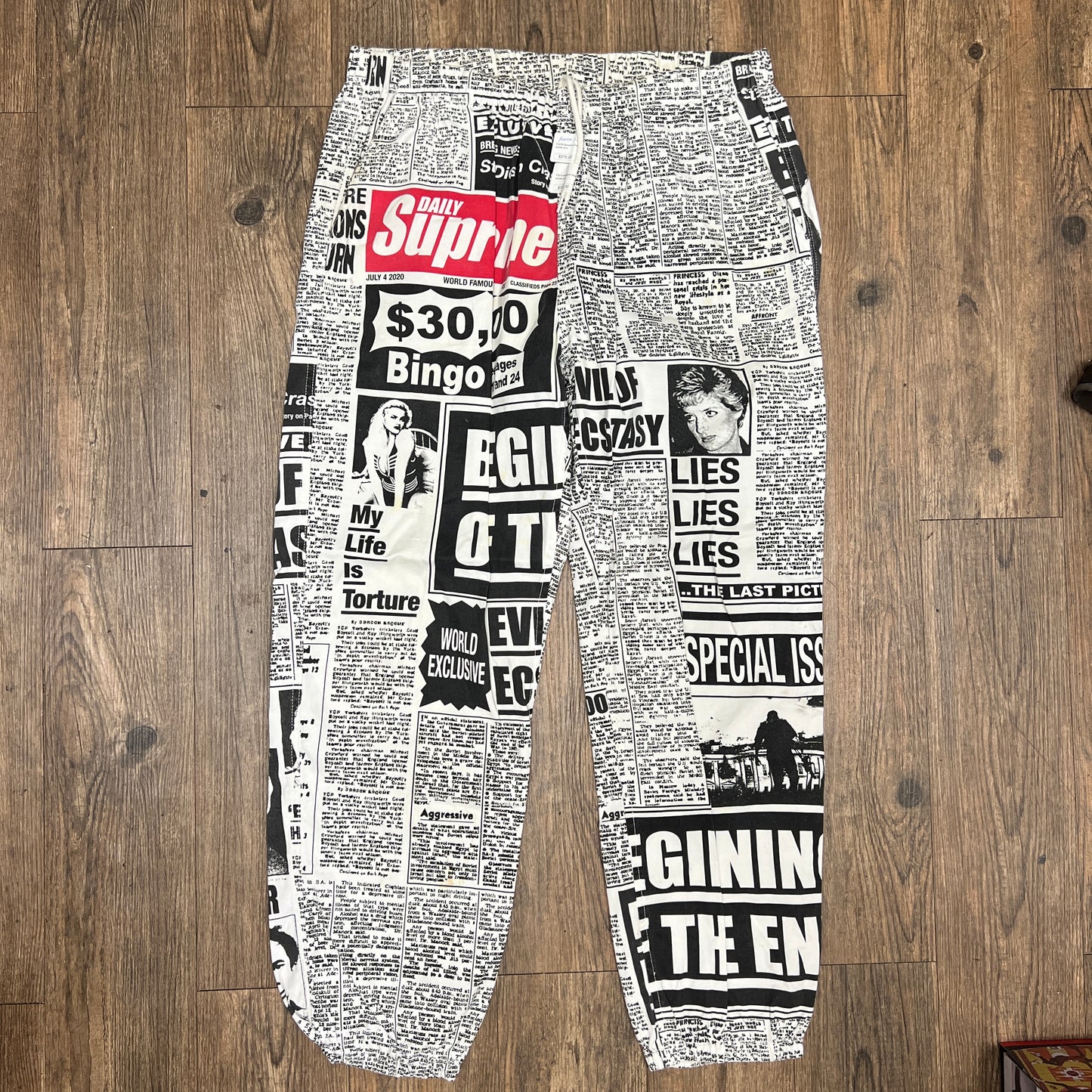 F/W 2018 SUPREME NEWSPRINT SKATE PANTS