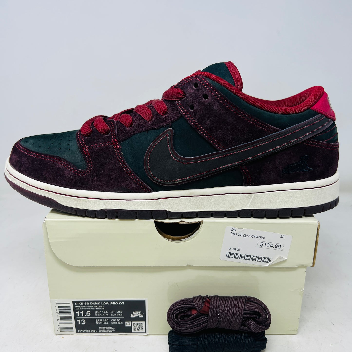 Nike SB Dunk Low Riot Skateshop