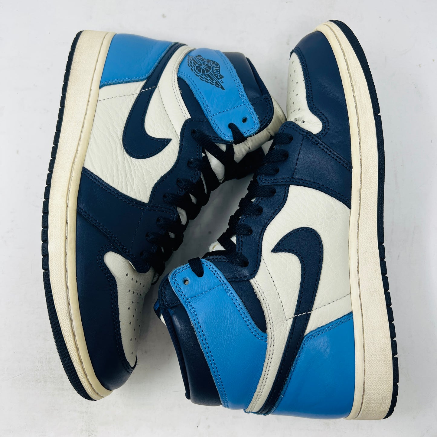 Jordan 1 Retro High Obsidian